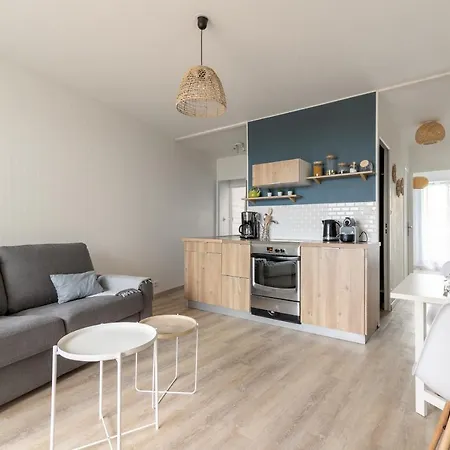 Les Pieds Dans L'eau A