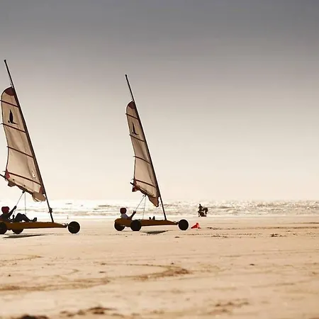 Les Pieds Dans L'eau A Saint-Gilles-Croix-de-Vie