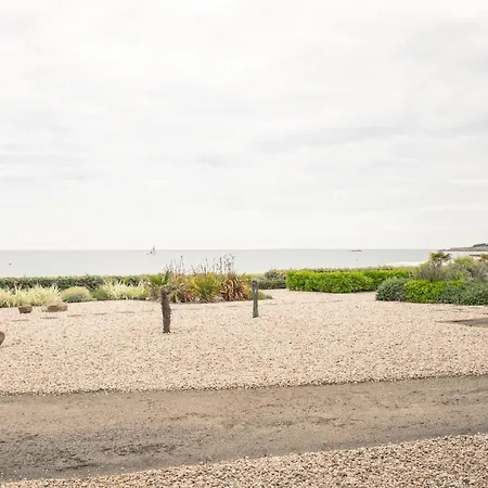 Les Pieds Dans L'eau A *