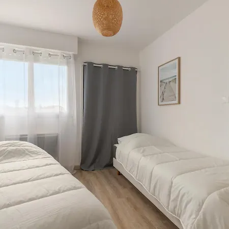 Les Pieds Dans L'eau A *