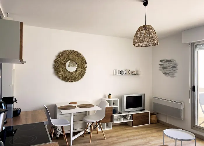 Les Pieds Dans L'eau A 圣吉尔-克鲁瓦德维