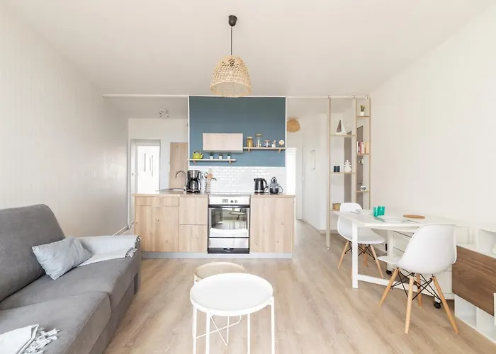 Les Pieds Dans L'eau à