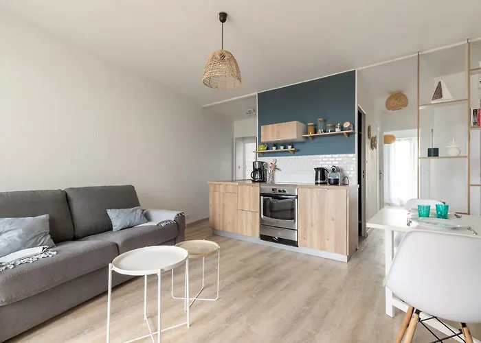 Les Pieds Dans L'eau à