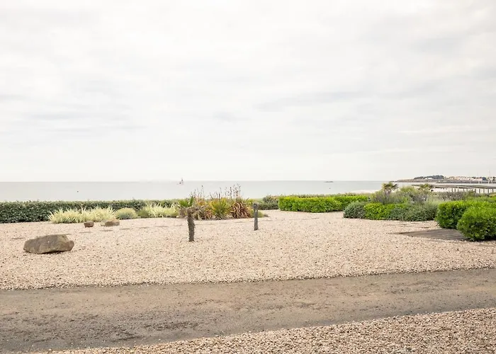 Les Pieds Dans L'eau A *