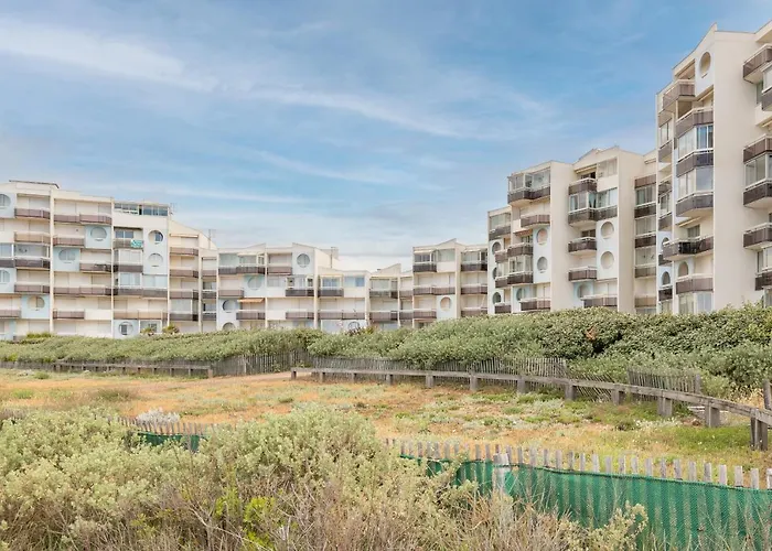 Les Pieds Dans L'eau à *